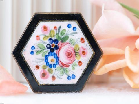 Excellent Condition Antiques & Design for Sale